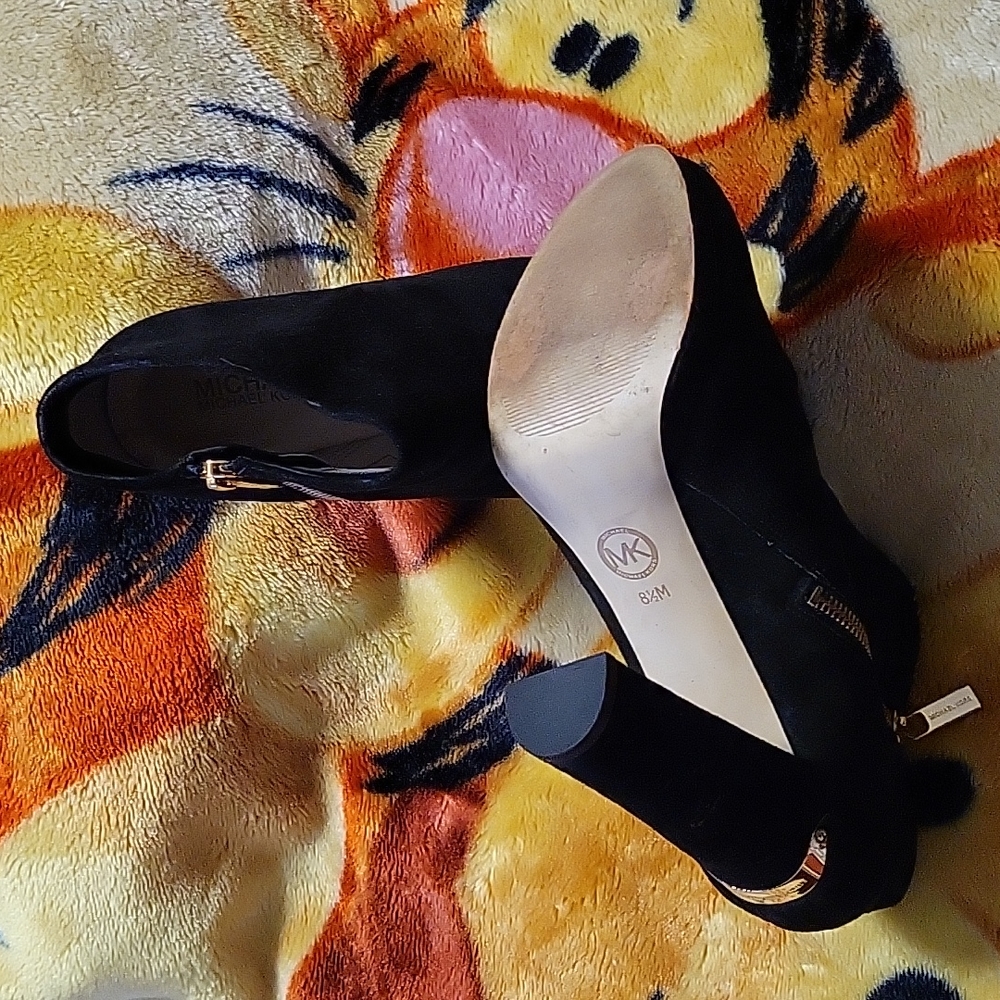 Sz 8.5 Black Suede Ankleboot Heels - Picture 5 of 8